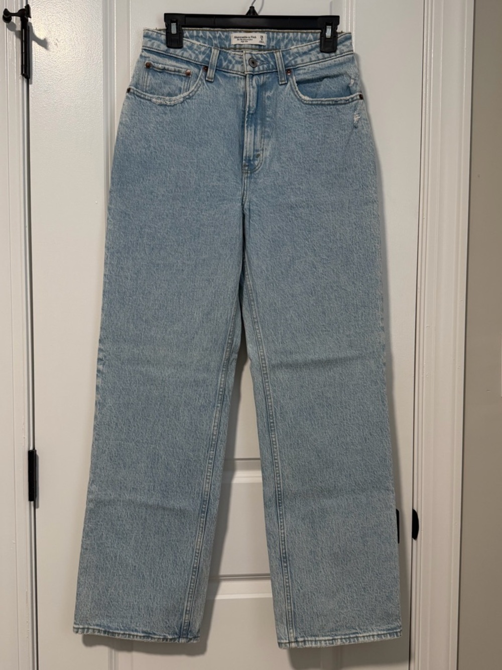 Abercrombie & Fitch Curve Love 90s Relaxed High Rise Jean - Picture 3 of 4
